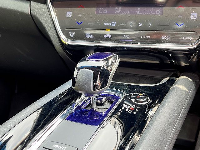 HONDA VEZEL HYBRID 2015 Image 31