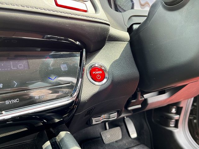 HONDA VEZEL HYBRID 2015 Image 31