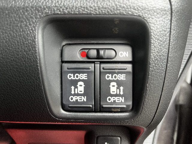 HONDA N BOX 2015 Image 31