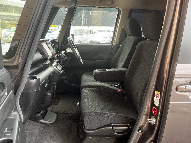 HONDA N BOX 2015 Image 31