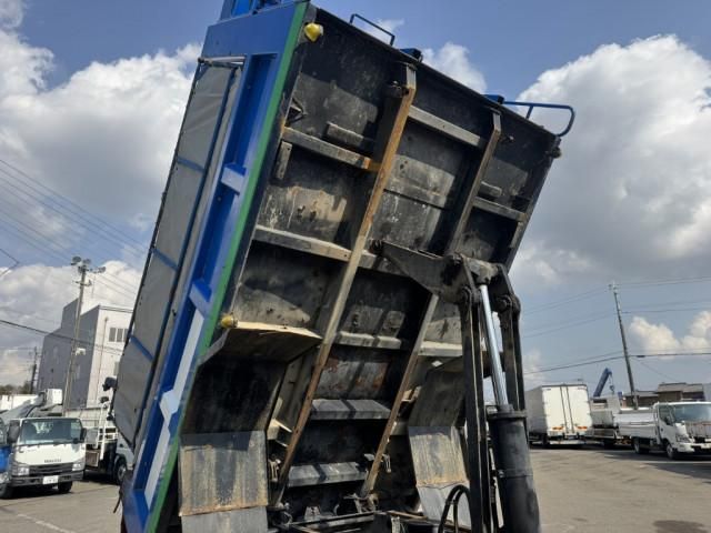 MITSUBISHI FUSOU FIGHTER 2013 Image 31