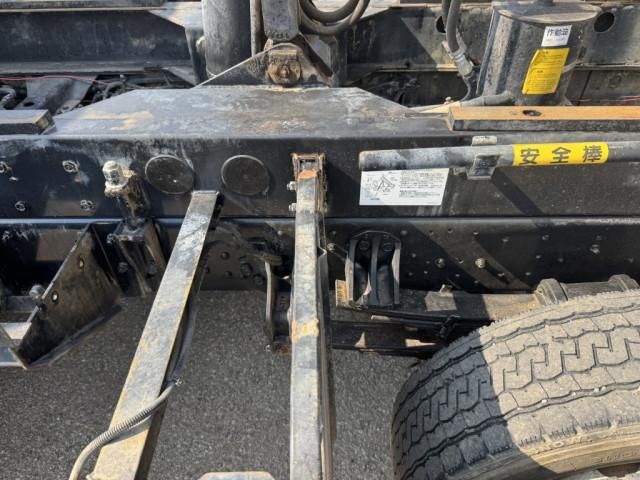 MITSUBISHI FUSOU FIGHTER 2013 Image 31