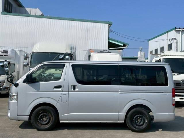 TOYOTA HIACE VAN 2WD 2023 Image 31