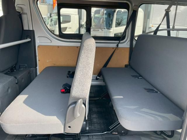 TOYOTA HIACE VAN 2WD 2023 Image 31