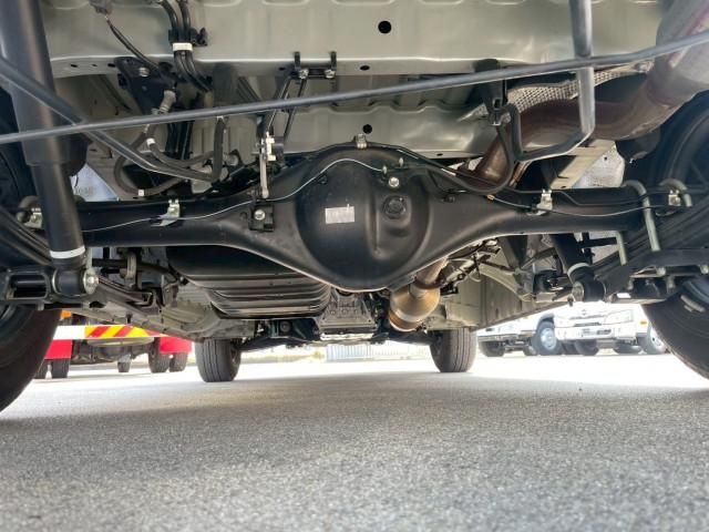 TOYOTA HIACE VAN 2WD 2023 Image 31