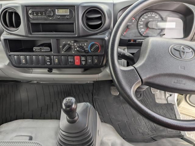 TOYOTA DYNA 2017 Image 31