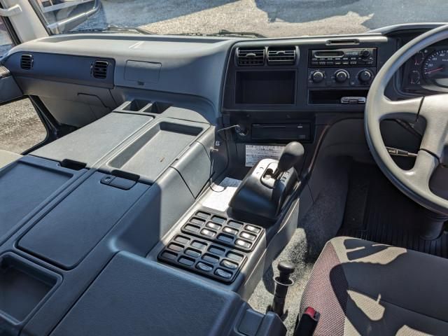 MITSUBISHI FUSOU SUPER GREAT 2014 Image 31