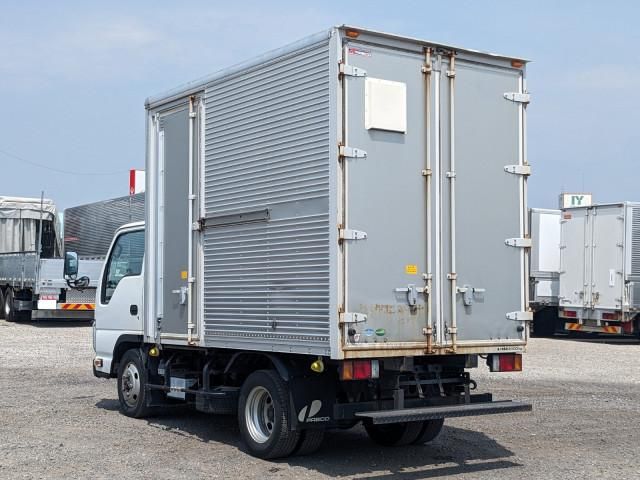 ISUZU ELF 2018 Image 31