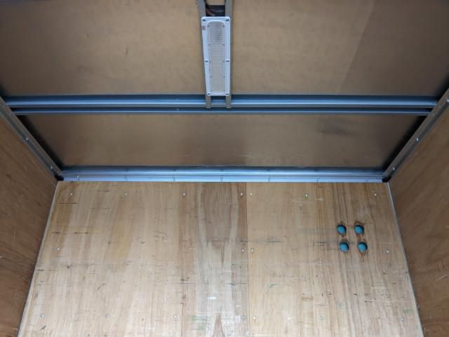 ISUZU ELF 2018 Image 31