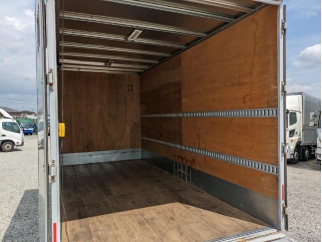 MITSUBISHI CANTER 2018 Image 31