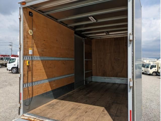 MITSUBISHI CANTER 2018 Image 31