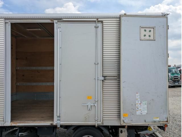 MITSUBISHI CANTER 2018 Image 31