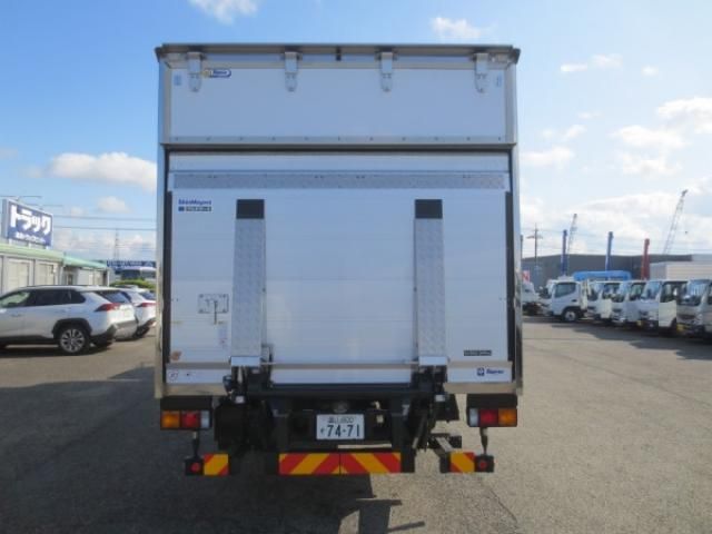 MITSUBISHI FUSOU FIGHTER 2023 Image 31