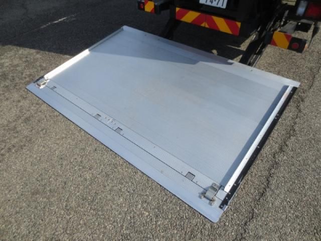 MITSUBISHI FUSOU FIGHTER 2023 Image 31