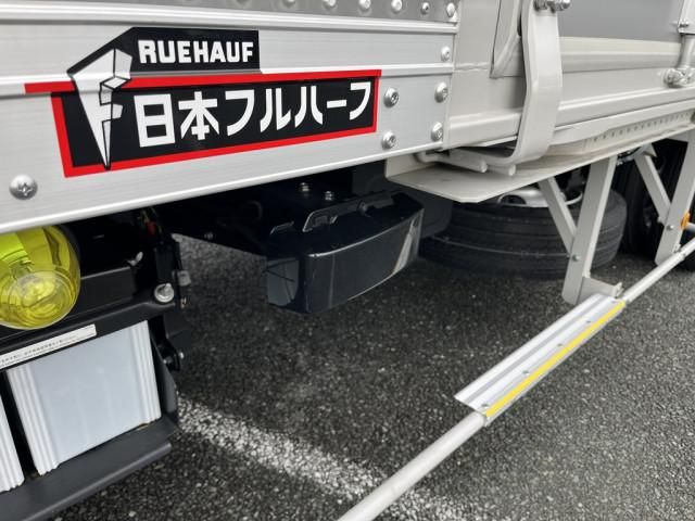 MITSUBISHI CANTER 2025 Image 31