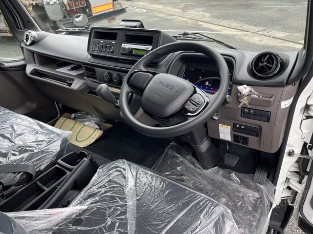 MITSUBISHI CANTER 2025 Image 31