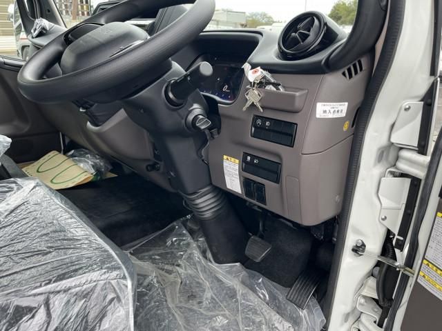 MITSUBISHI CANTER 2025 Image 31