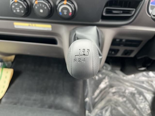 MITSUBISHI CANTER 2025 Image 31