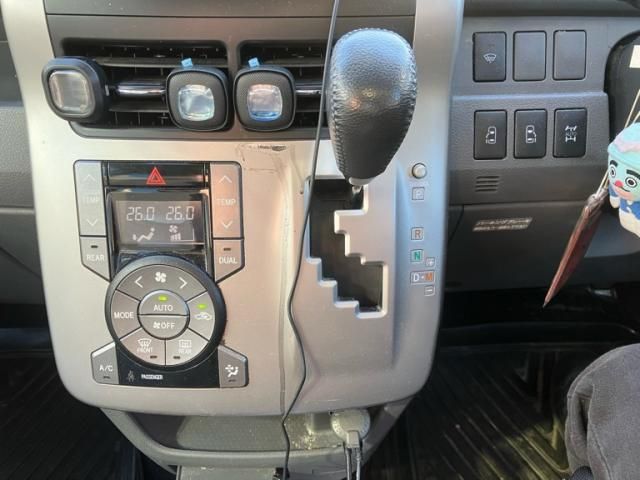 TOYOTA VOXY 4WD 2009 Image 31