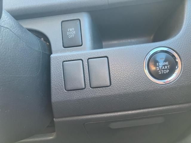 TOYOTA VOXY 4WD 2009 Image 31