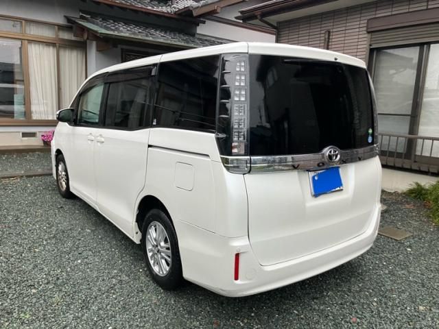 TOYOTA VOXY 2015 Image 31