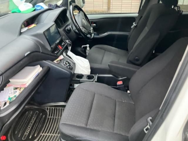 TOYOTA VOXY 2015 Image 31