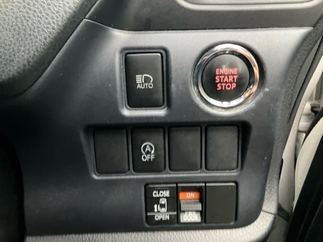 TOYOTA VOXY 2015 Image 31