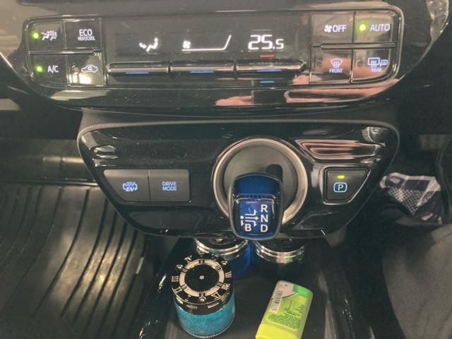 TOYOTA PRIUS PHV 2020 Image 31