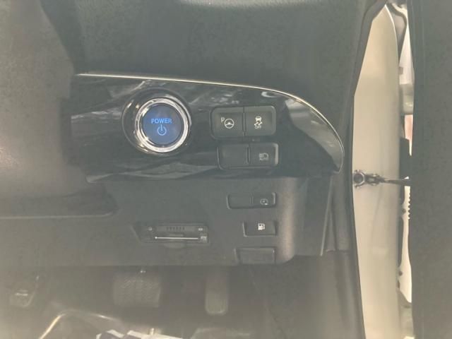 TOYOTA PRIUS PHV 2020 Image 31