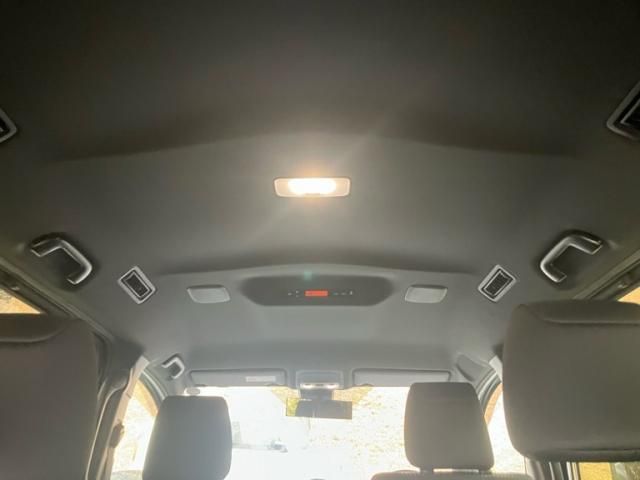 TOYOTA VOXY 4WD 2018 Image 31