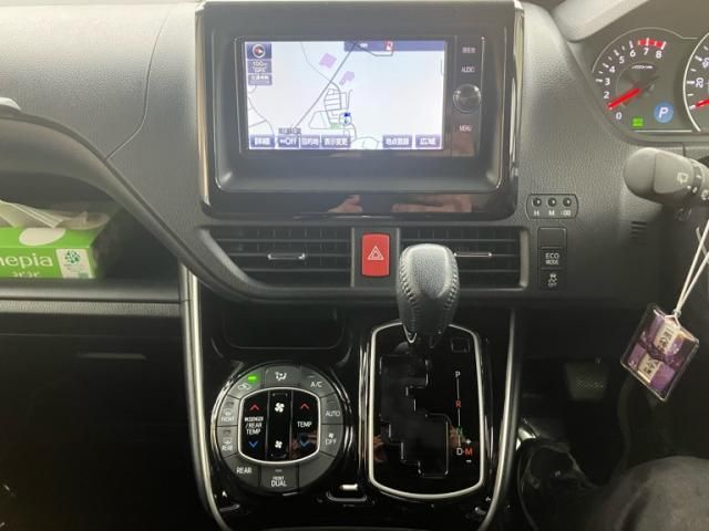 TOYOTA VOXY 4WD 2018 Image 31