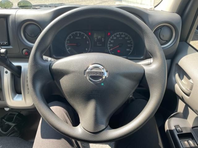 NISSAN NV350 CARAVAN 2012 Image 31