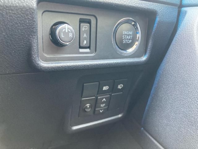 TOYOTA LANDCRUISER PRADO 2019 Image 31