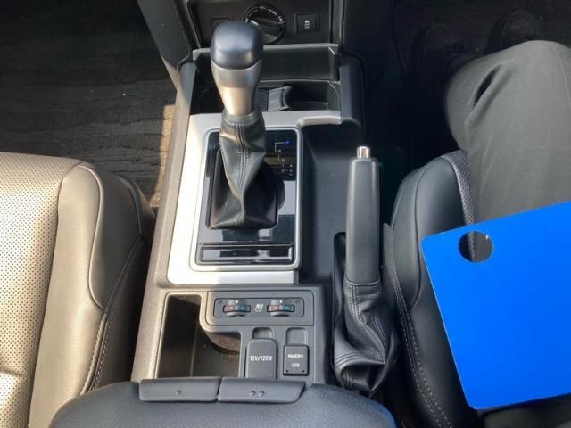 TOYOTA LANDCRUISER PRADO 2019 Image 31