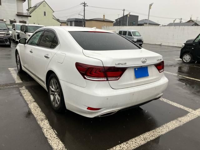 TOYOTA LEXUS LS460 2015 Image 31
