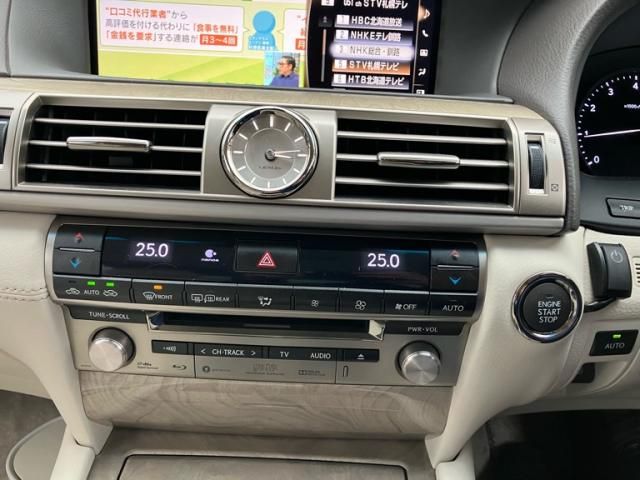 TOYOTA LEXUS LS460 2015 Image 31