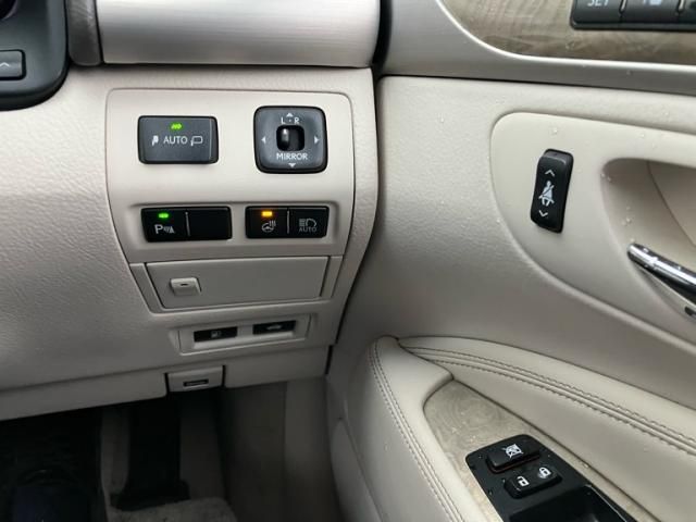 TOYOTA LEXUS LS460 2015 Image 31