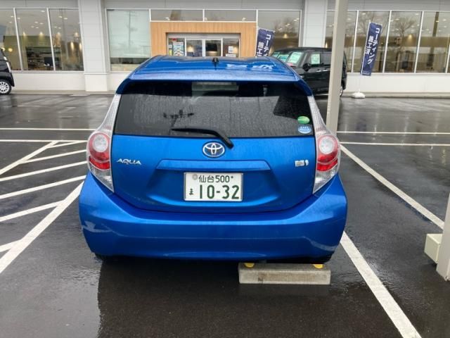 TOYOTA AQUA 2013 Image 31