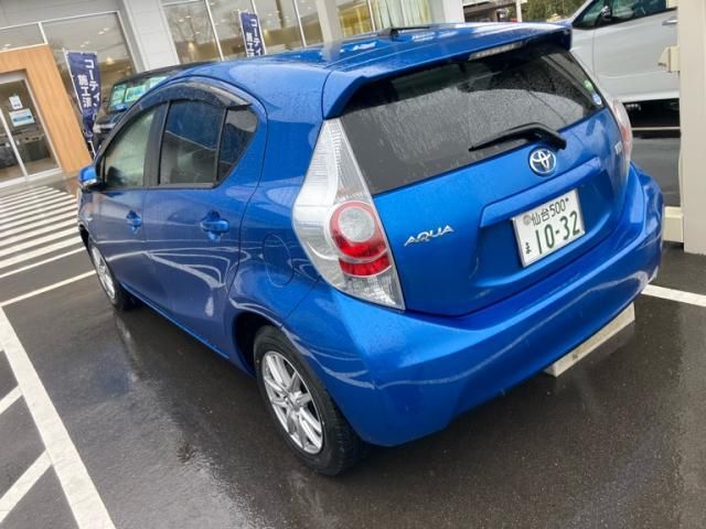 TOYOTA AQUA 2013 Image 31