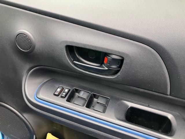 TOYOTA AQUA 2013 Image 31