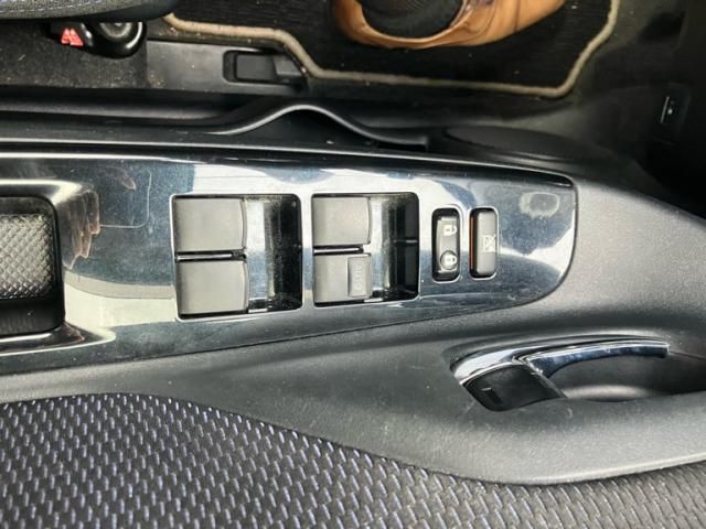 TOYOTA VITZ 2016 Image 31