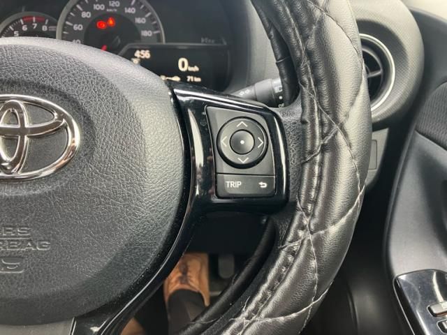 TOYOTA VITZ 2016 Image 31