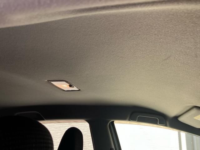 TOYOTA VITZ 2015 Image 31