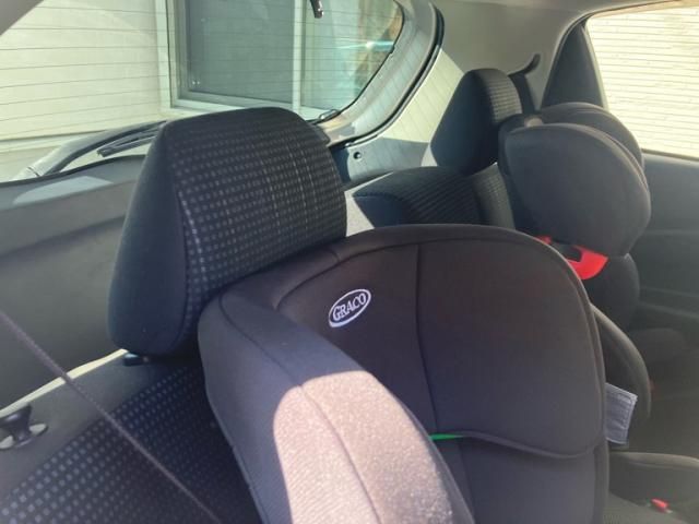 TOYOTA VITZ 2015 Image 31