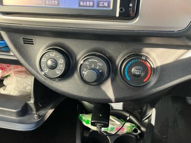 TOYOTA VITZ 2015 Image 31