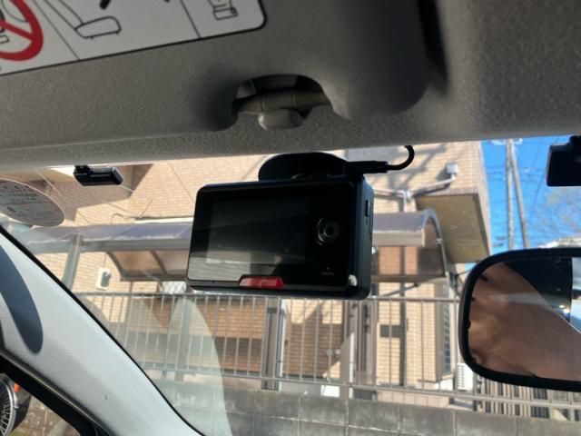 TOYOTA VITZ 2015 Image 31