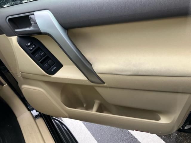 TOYOTA LANDCRUISER PRADO 2016 Image 31