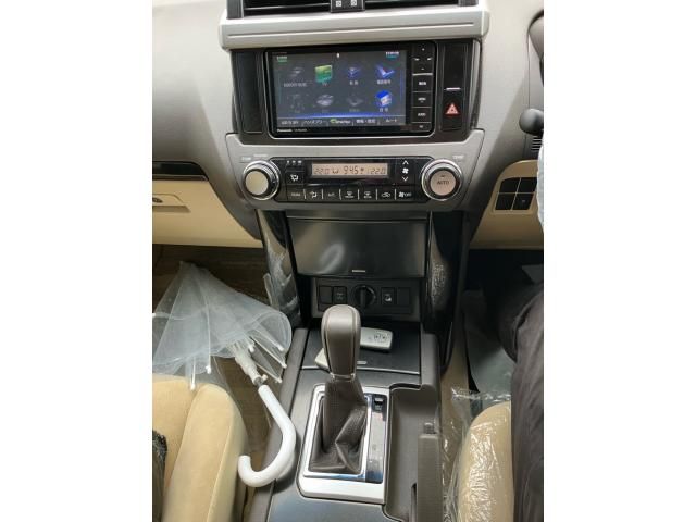 TOYOTA LANDCRUISER PRADO 2016 Image 31