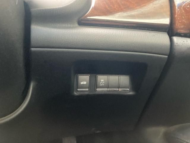 NISSAN FUGA 4WD 2011 Image 31