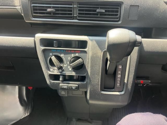 DAIHATSU HIJET CARGO 2023 Image 31